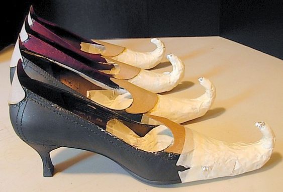 How to Make Amazing Witch Shoes For Sweets and Treets