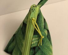 Cucumber Zipper Pouch Coin Purse // Triangular Coin Purse // Coin Bag // Coin Pouch // Money Bag // Green Cucumber Bag