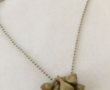 minimalist bouquet roses flowers gold clay necklace n.010