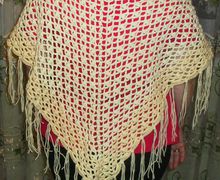 Hooked shawl