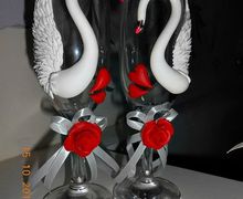 Wineglasses for bride and groom