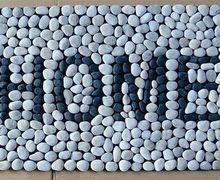 Handicraft from the sea pebbles