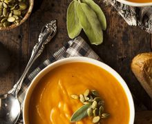 AUTUMN PUMPKIN CREAM SOUP WITH SPICES!