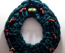 Fingers knitted Christmas Wreath