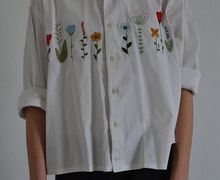Cute flowers embroidered shirt
