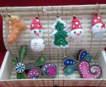 Earings, brooches