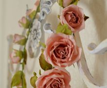 A chaplet with roses