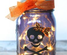 Amazing Ways to Decorate Mason Jars for Halloween