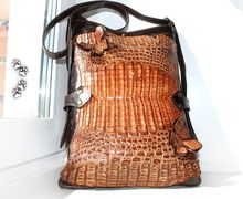 Lady's convinient and cheerful hadnbag