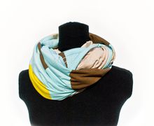 A neckwarmer "A circle"