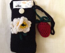 Pretty flower crochet case for your pocket tissues