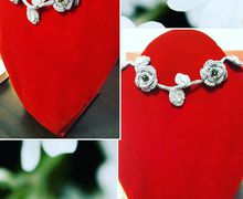 Rosie Choker Necklace (Gray)