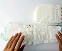 How To Make A Diaper Wreath