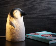 Pinguin felt lamp