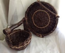 Twiggen set - a basket and a tray with wooden handles