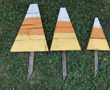 Candy Corn yard stakes, halloween yard art, reclaimed wood, candy corn, fall candy corn, lawn stakes, border decoration, fall yard stakes