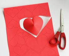 PAPER HEARTS FOR WALL DECORATION!