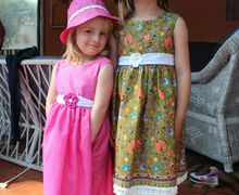 Green floral cotton print summer dress for girls and sun hat Age 4-5
