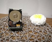 Phone stand made from a hard disk and a computer memory RAM