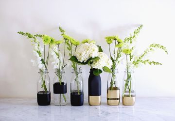 DIY Black and Golden Flowers Vase