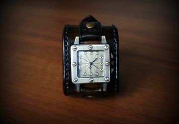 Women's vintage watch "Triangles"