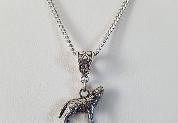 Wolf Necklace/Wolf Pendant/Silver Wolf Charm Necklace/Animal Jewelry/Bohemian Jewelry/Creature Pendant/Gift For Her/Gift For Him