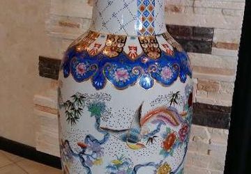 A floor standing vase "Japanese"