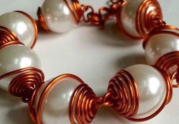 DIY bracelet from wire