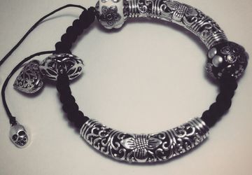 Metallic bracelet