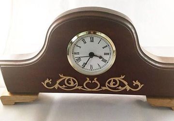Traditional mantel clock