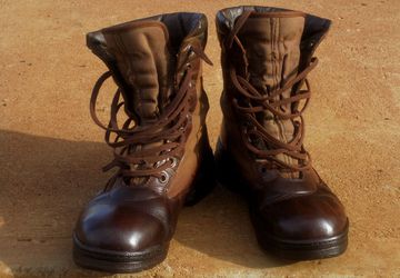 Guide: How to lace dress shoes with style?