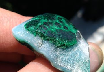 Free form chrysocolla with malachite cab