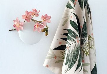 How to print with leaves onto fabric