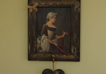Panel key holder "Girl with a flounce"