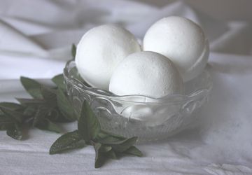 Natural Detox Bath Bombs
