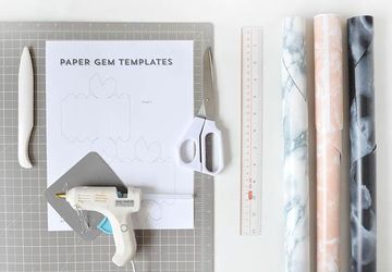 DIY: PAPER CRYSTAL DECORATIONS FOR MIRROR