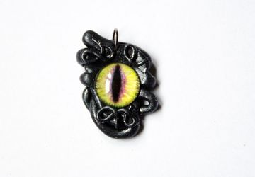 Dragons eye pendant amulet
