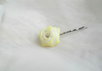 Bobby pin with rose (cold porcelain)