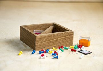 A holder for stationery (oak)