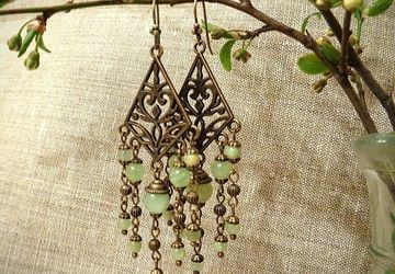 Onyx earrings with bronzen parts