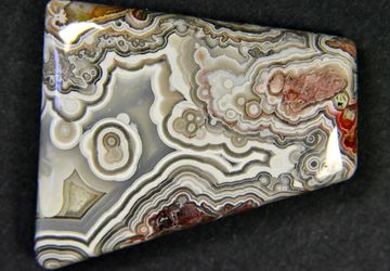 "Crazy lace" - a mexican agate cabochon