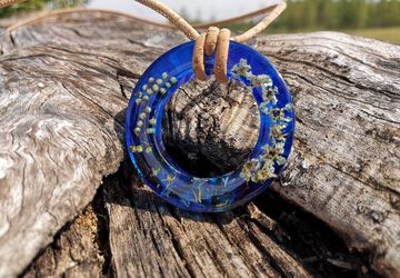 Blue round pendant