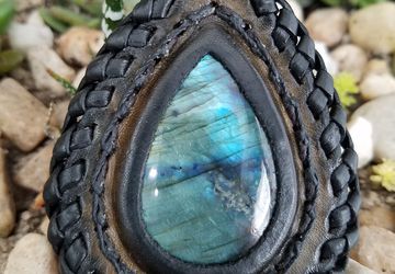 Handcrafted Leather Necklace with Labradorite Cabochon