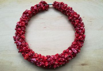 Red coral necklace