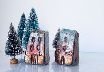 Multicolour raku houses