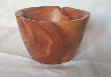 Handmade Plum Wood Fruit Bowl , Decorative Bowl, Woodturning Bowl, Candy Bowl, Beautiful Wood Grain and Color