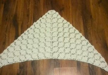 V-shaped shawl