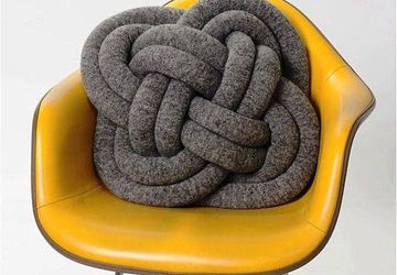 DIY cushion knot