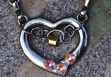 NECKLACE, VALENTINE HEART,