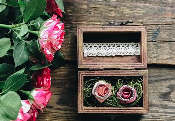 Wooden ring holder box with roses